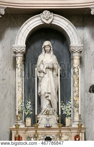 Groznjan, Croatia - June 04, 2012: Altar Of Our Lady Of Mercy In The Parish Church Of Saints Vitus A