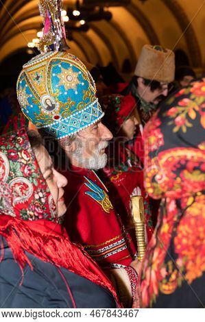 Kyiv Residents Sing Christmas Carols In A Metro Station