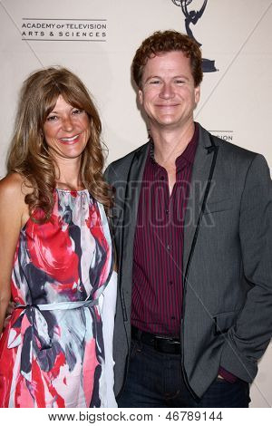 LOS ANGELES - JUN 13: Jonathan Mangum érkezik a recepción Daytime Emmy jelöltek által benyújtott