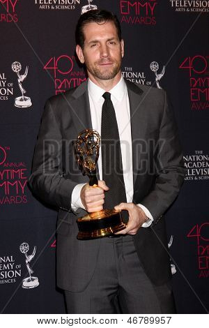 LOS ANGELES - 14 jun: Frank Valentini เข้าร่วม Emmys สร้างสรรค์ของเวลากลางวัน 2013 ที่ H โบนาเวนเทอร์