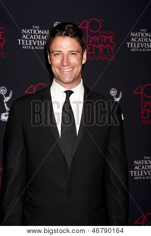 LOS ANGELES - JUN 14: James Scott uczęszcza 2013 Daytime Emmy Creative Bonaventure Hotel