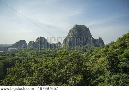 Thailand Ratchaburi Wat Khao Ngu Cave