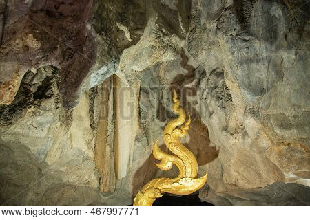 Thailand Ratchaburi Wat Tham Nam Cave