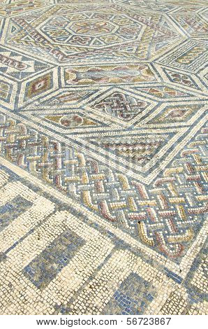 mosaico nelle rovine romane di Conimbriga