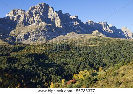 Syksyn Partacua vuoret, Tena-laakson Pyreneillä, Huesca, Espanja, Espanja
