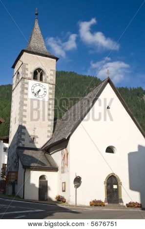 Kirken i Canazei