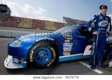 NASCAR: 14 Aug Carfax 400