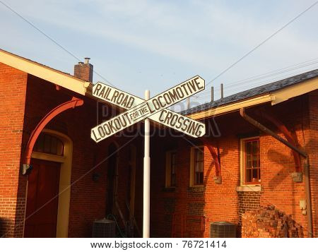 railroad crossing sign