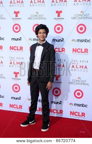 LOS ANGELES - SEP 27:  Xolo Mariduena at the 2013 ALMA Awards - Arrivals at Pasadena Civic Auditorium on September 27, 2013 in Pasadena, CA 