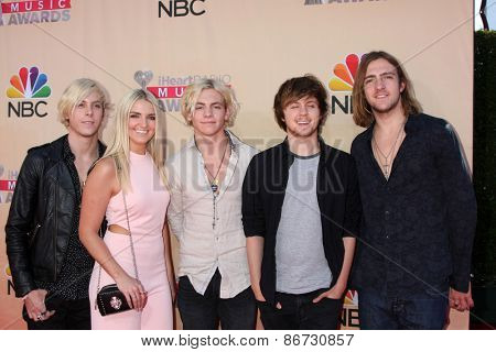 LOS ANGELES - MAR 29:  R5 at the 2015 iHeartRadio Music Awards at the Shrine Auditorium on March 29, 2015 in Los Angeles, CA