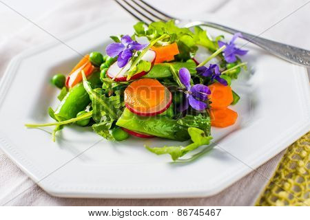 Spring Salad With Peas And Carrots