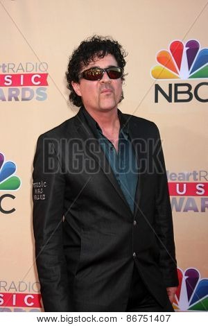 LOS ANGELES - MAR 29:  Scott Borchetta at the 2015 iHeartRadio Music Awards at the Shrine Auditorium on March 29, 2015 in Los Angeles, CA