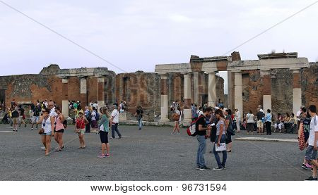 Pompeii Square