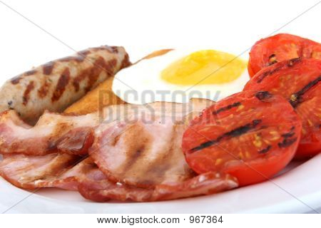 Salsiccia, pancetta pomodoro e uovo colazione