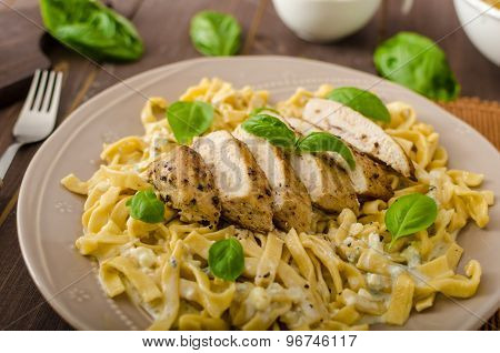 Pasta With Cheese And Chicken