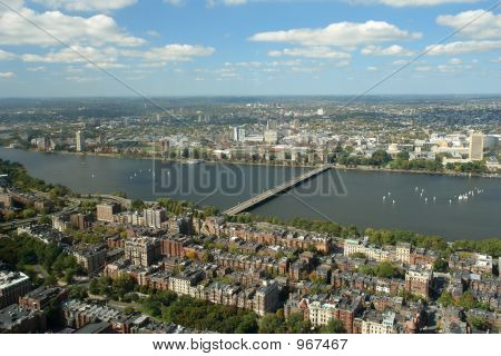 Pohled na Charles River v Bostonu
