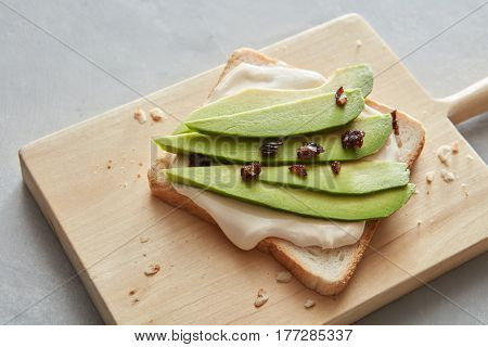 fresh avocado sandwich