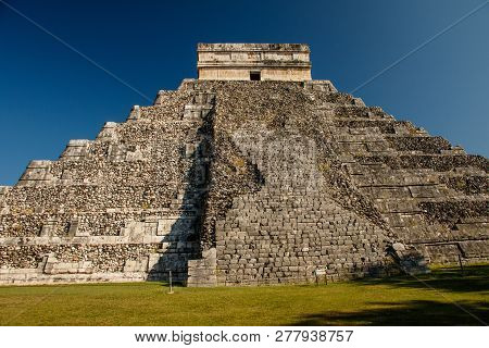 Kukulkan Mayan Pyramid In Chitzen Itza Historic Place, Mexico