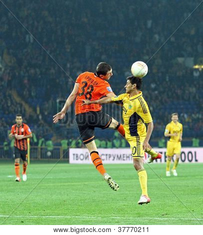 แข่งขันฟุตบอล metalist คาร์คิฟ Vs ชัคเตอร์โดเนทส์ค
