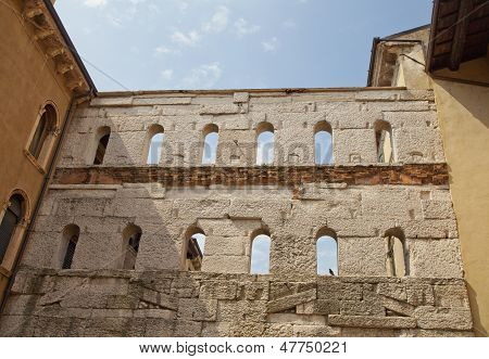 Porta Borsari