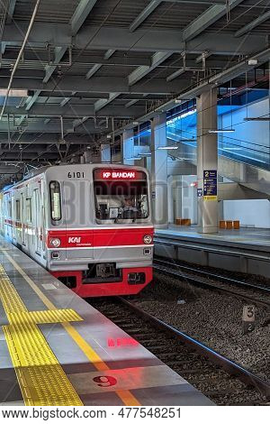 Jakarta, Indonesia - May 14, 2023 :  The Train Entering The Station Platform At Commuter Line Statio
