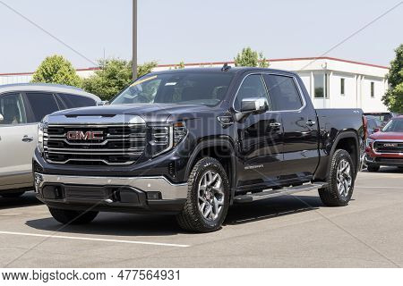 Carmel - June 10, 2023: Gmc Sierra 1500 Pickup Display At A Dealership. Gmc Offers The Sierra In Hd,