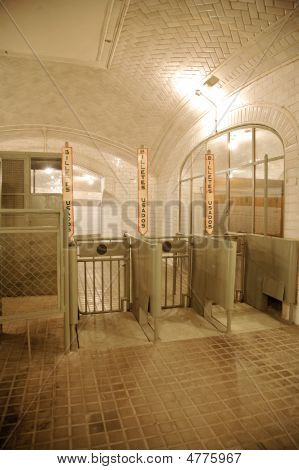 Salida del metro de antigua