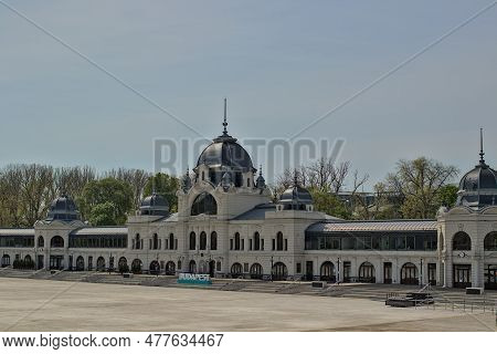 Budapest, Hungary - April 28, 2023: Courtyard Of The Szechenyi Baths, Hungarian Thermal Bath Complex