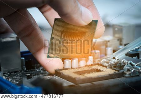 Hand Of Computer Engineering Brings Computer Cpu Processor Memory Change Components Into Socket Proc