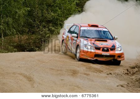 Rostov, Rusko - 27. července: Ilja Voronov disky Subaru Impreza auto během Rostov Velikiy ruské Ra
