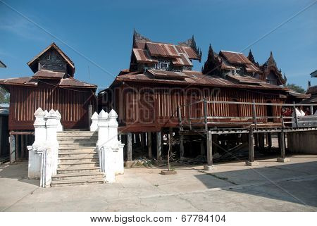 Nyan Shwe Kgua Temple,Myanmar.