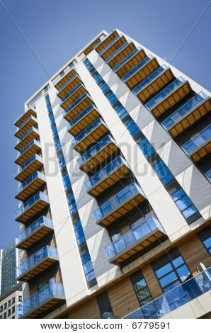 Nuevo edificio de apartamentos