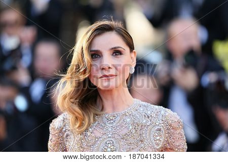 Clotilde Courau attends the 'Ismael's Ghosts (Les Fantomes d'Ismael)' screening and Opening Gala during the 70th annual Cannes Film Festival at Palais des Festivals on May 17, 2017 in Cannes, France.