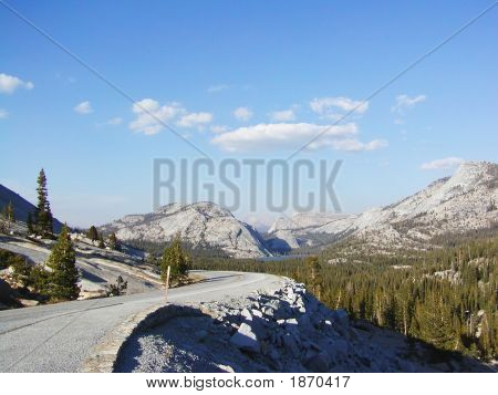 Tenaya Lake Road