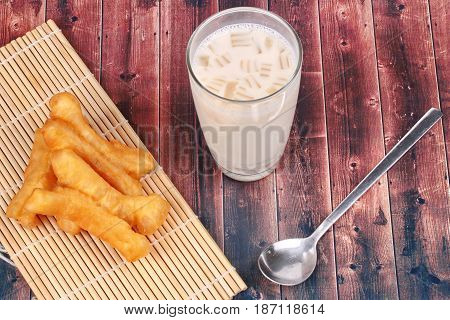 Soybean Milk Filling Jelly ,cereal And Grain Served With Deep-fried Dough Stick As Patongko