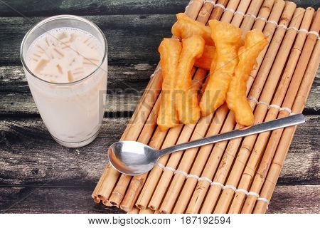 Soybean Milk Filling Jelly ,cereal And Grain Served With Deep-fried Dough Stick As Patongko