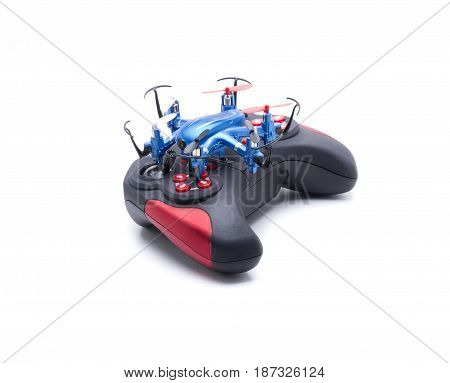 Small multicopters to fly indoors with fpv wifi