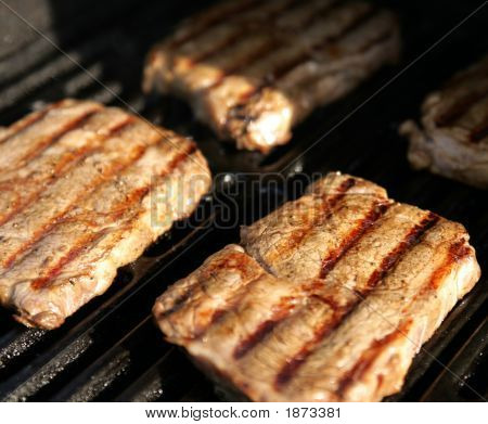 Steaky na grilu