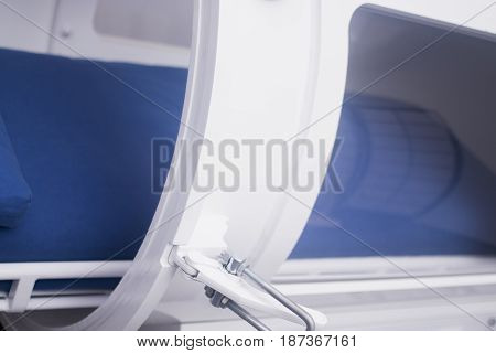 Hyperbaric Oxygen Tank Chamber