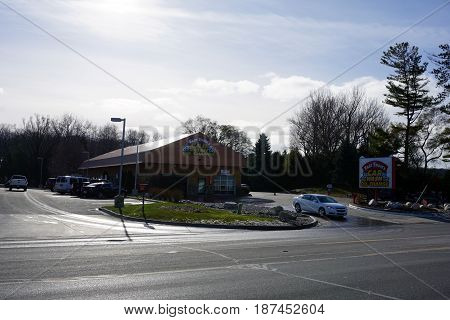 BAY VIEW, MICHIGAN / UNITED STATES - NOVEMBER 26, 2016: One may have one's car washed and oil changed at Fast Eddy's.