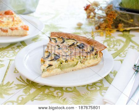 quiche de calabacín y queso. Quiche of zucchini and cheese.