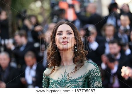  Frederique Bel attends the 'Ismael's Ghosts (Les Fantomes d'Ismael)' screening and Opening Gala during the 70th annual Cannes Film Festival at Palais  on May 17, 2017 in Cannes, France.