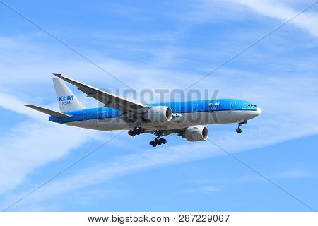 Amsterdam, The Netherlands - February, 24th 2019: Ph-bqn Klm Royal Dutch Airlines Boeing 777-206 App