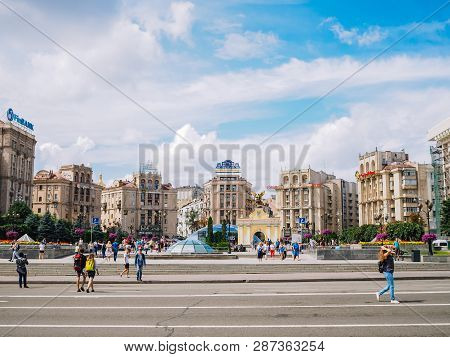 Kyiv. Ukraine. Summer 2018. Independence Square. Maydan Nezalezhnosti With Monument And Hotel Ukrain