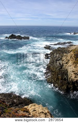 Cliffs California sahil