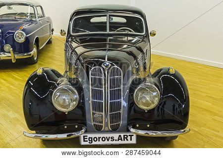 Bmw 327 Coupe Car (made In 1939).