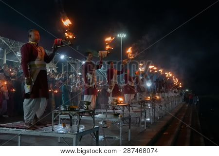 Tribeni Ghat, Rishikesh, Uttarakhand, India - October 29 2018 : Famous Ganga Aaarti On The Banks, Pr
