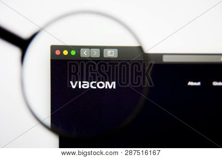 Los Angeles, California, Usa - 28 February 2019: Viacom Website Homepage. Viacom Logo Visible On Dis