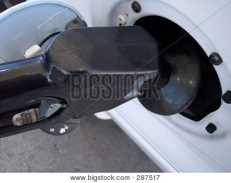 Gas på brændstofpumpen