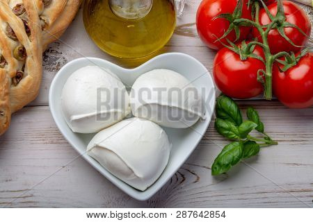 Love Mozzerella, Balls Of Buffalo Mozzarella, Soft Italian Scheese Made From The Milk Of Italian Med